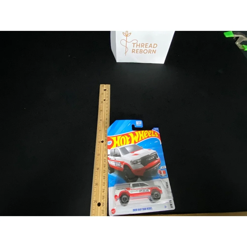 Hot Wheels 2020 RAM‎ 1500 Rebel Rescue 3/5 Diecast Car Toy White Red